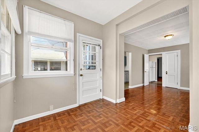 4932 Pernod Avenue, St Louis, MO 63139