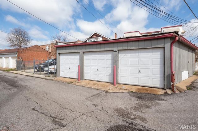 4932 Pernod Avenue, St Louis, MO 63139