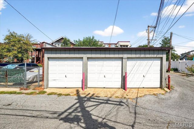 4932 Pernod Avenue, St Louis, MO 63139