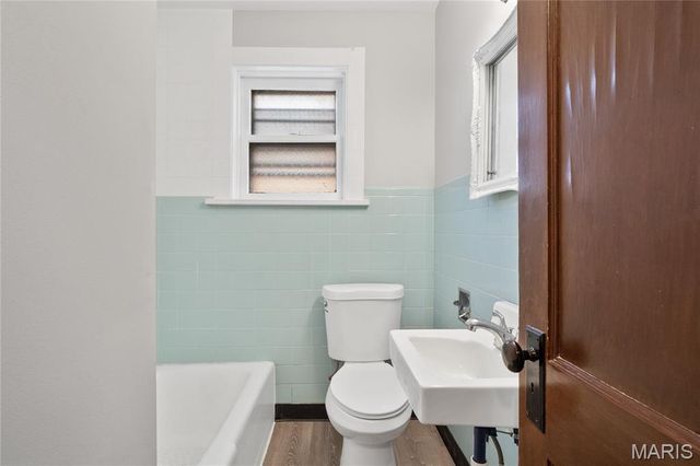 4932 Pernod Avenue, St Louis, MO 63139