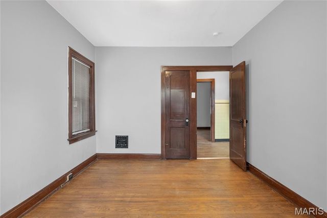 4932 Pernod Avenue, St Louis, MO 63139