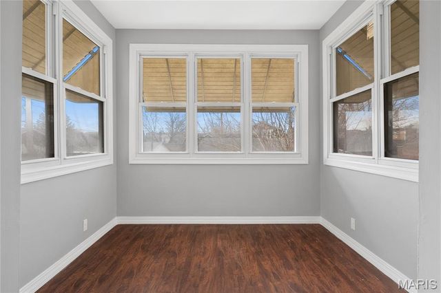 4932 Pernod Avenue, St Louis, MO 63139