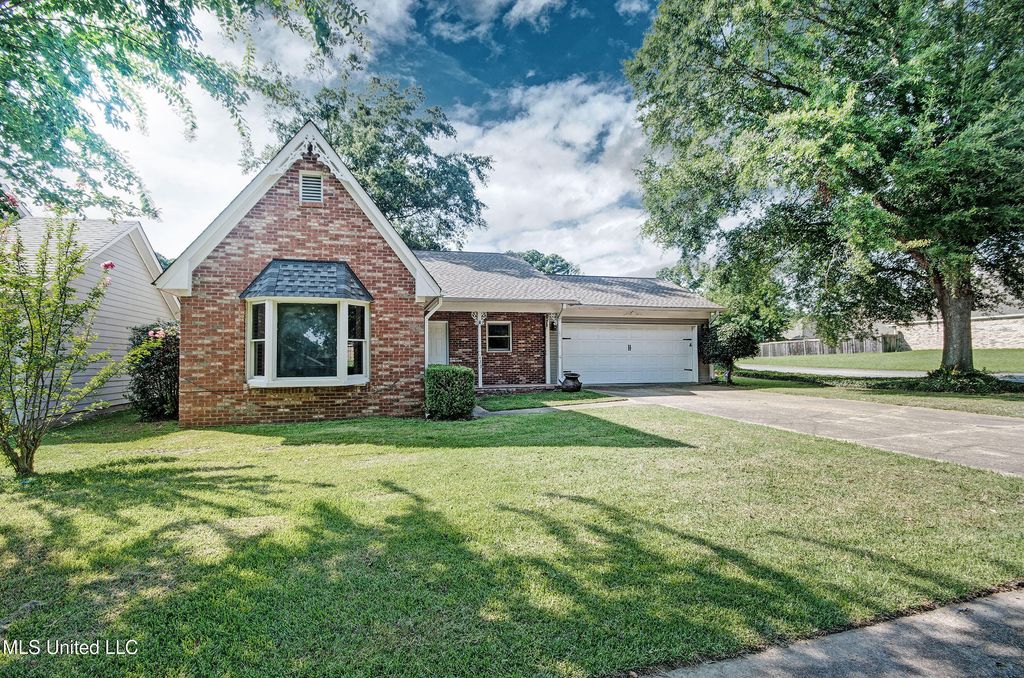 423 Pelahatchie Shore Drive, Brandon, MS 39047