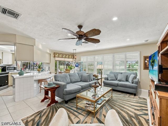 394 Bay Meadows DR, Naples, FL 34113