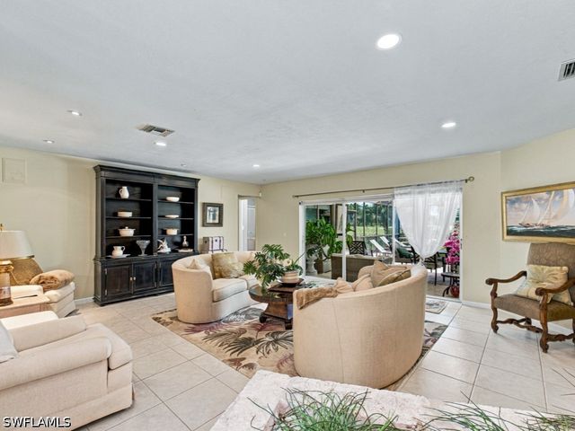394 Bay Meadows DR, Naples, FL 34113