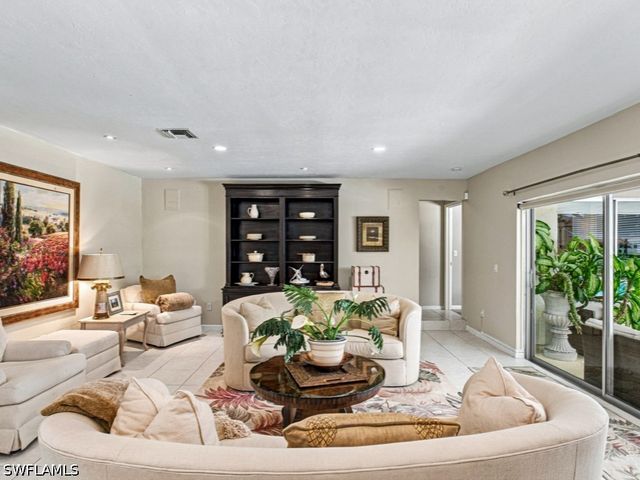 394 Bay Meadows DR, Naples, FL 34113