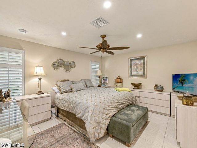 394 Bay Meadows DR, Naples, FL 34113