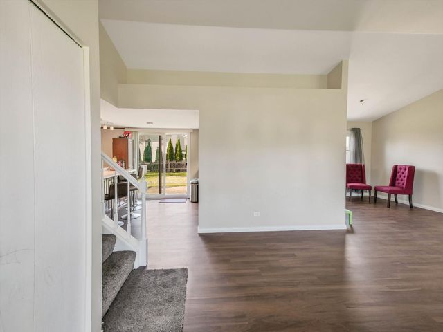 191 Pebblecreek Trail, Carol Stream, IL 60188