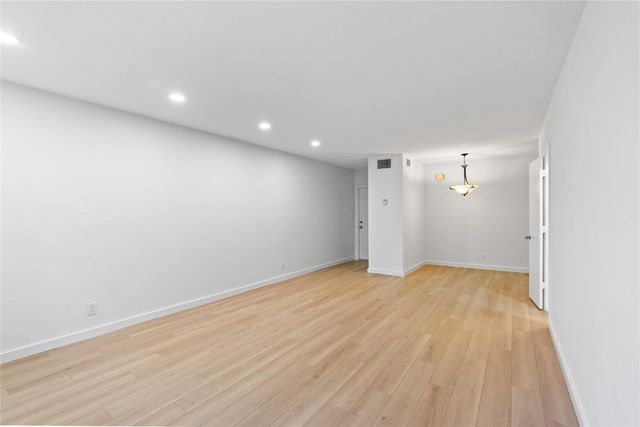 2426 SE 17th Street 207A, Fort Lauderdale, FL 33316