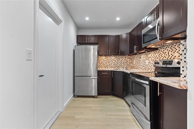 2426 SE 17th Street 207A, Fort Lauderdale, FL 33316