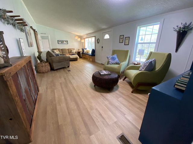 21570 Alvarado Road, Abingdon, VA 24211