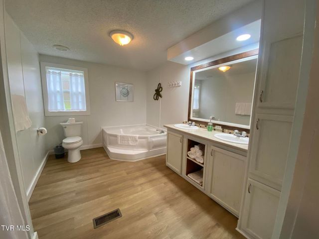 21570 Alvarado Road, Abingdon, VA 24211