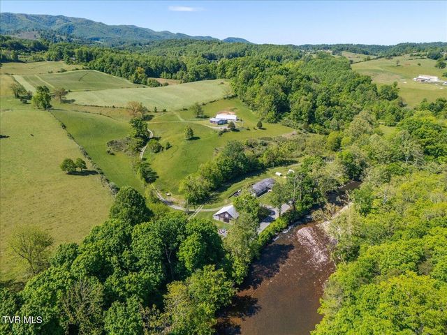 21570 Alvarado Road, Abingdon, VA 24211