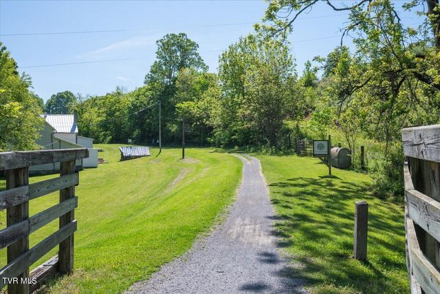 21570 Alvarado Road, Abingdon, VA 24211