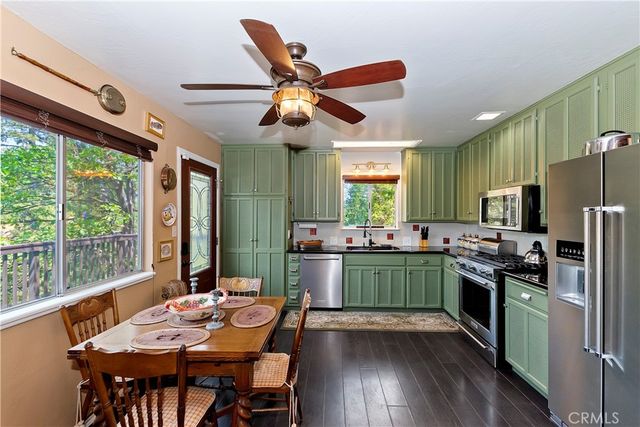 24445 San Moritz Drive, Crestline, CA 92325