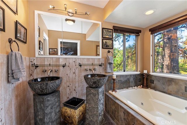 24445 San Moritz Drive, Crestline, CA 92325