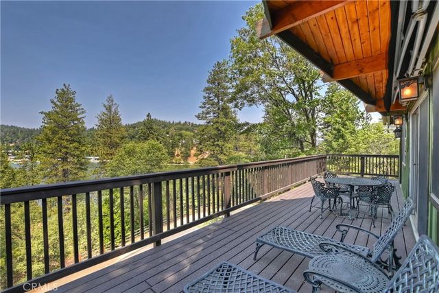 24445 San Moritz Drive, Crestline, CA 92325