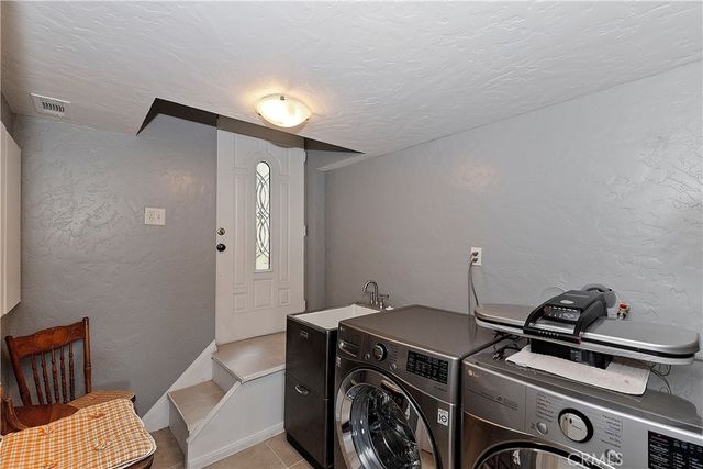 24445 San Moritz Drive, Crestline, CA 92325