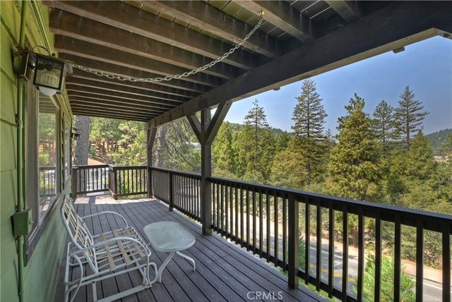 24445 San Moritz Drive, Crestline, CA 92325