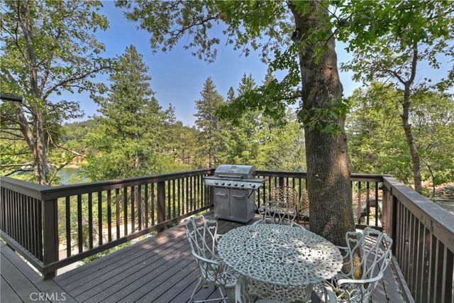 24445 San Moritz Drive, Crestline, CA 92325