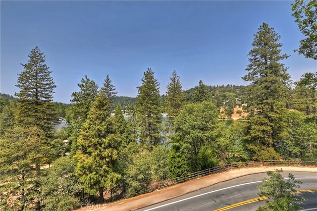 24445 San Moritz Drive, Crestline, CA 92325