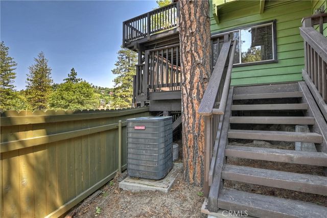 24445 San Moritz Drive, Crestline, CA 92325