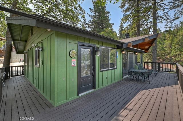 24445 San Moritz Drive, Crestline, CA 92325