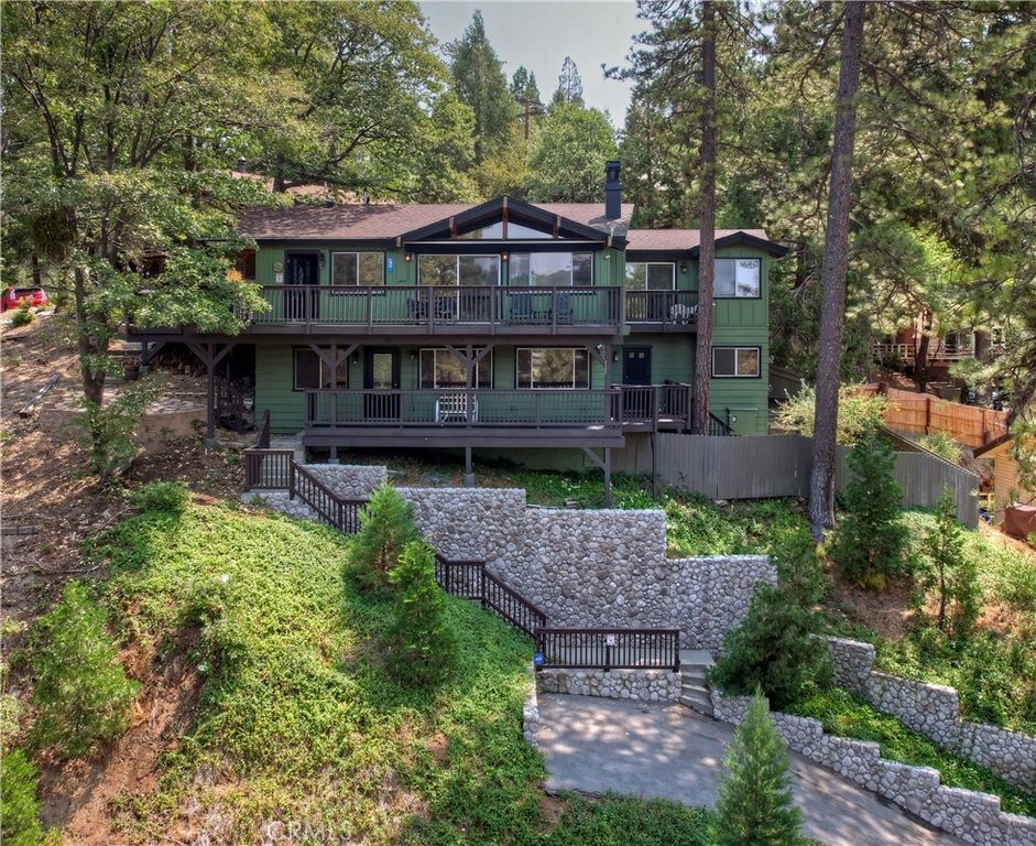 24445 San Moritz Drive, Crestline, CA 92325