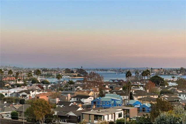 521 Kings Road, Newport Beach, CA 92663