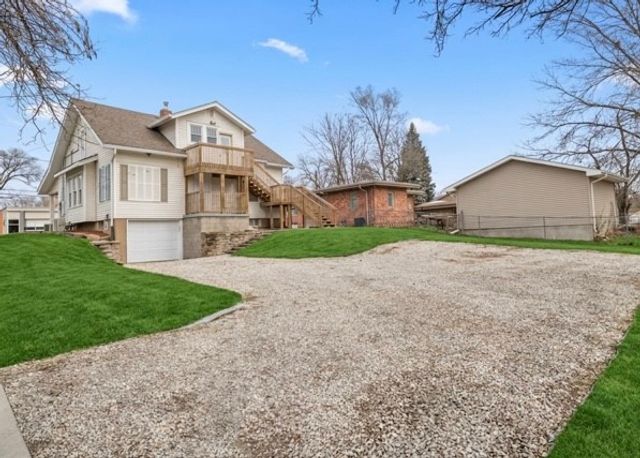 1242 Mckinley Avenue, Des Moines, IA 50315