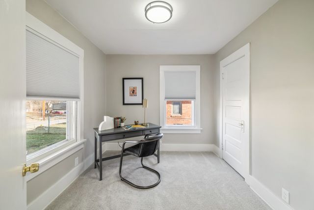 1242 Mckinley Avenue, Des Moines, IA 50315
