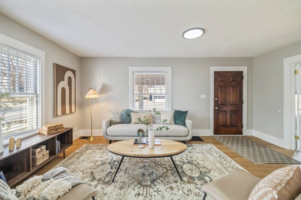 1242 Mckinley Avenue, Des Moines, IA 50315