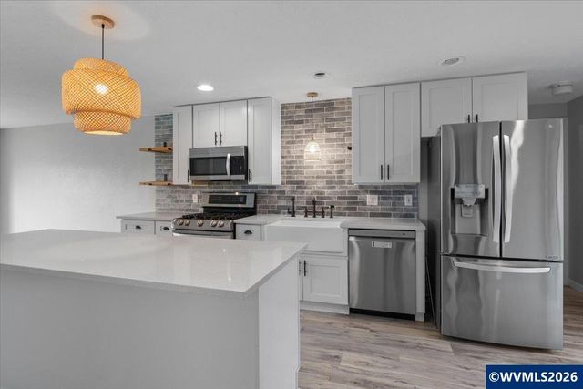 808 Melissa St SE, Salem, OR 97306