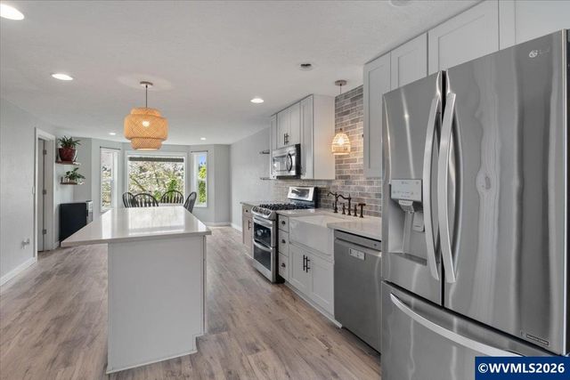 808 Melissa St SE, Salem, OR 97306