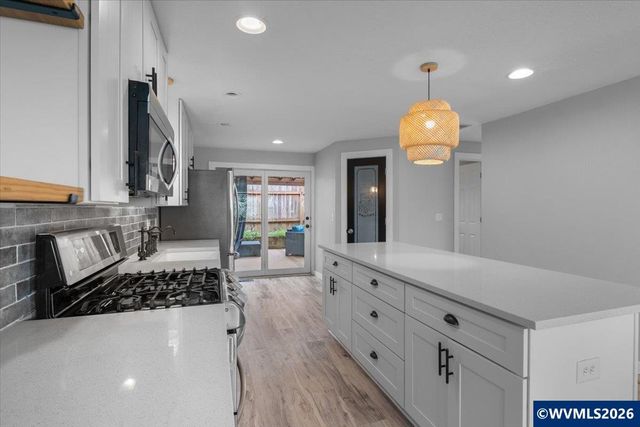 808 Melissa St SE, Salem, OR 97306