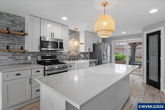 808 Melissa St SE, Salem, OR 97306