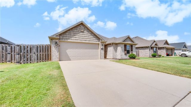 910 Sassafras Lane, Centerton, AR 72719