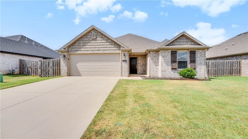 910 Sassafras Lane, Centerton, AR 72719