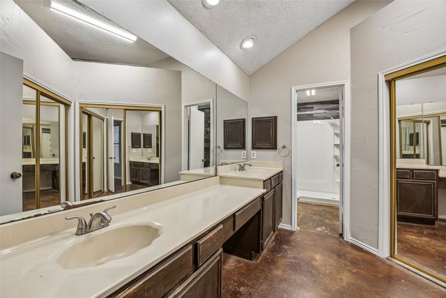 2221 Brookside Drive, Rowlett, TX 75088