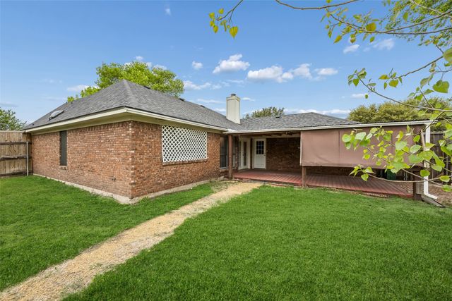 2221 Brookside Drive, Rowlett, TX 75088