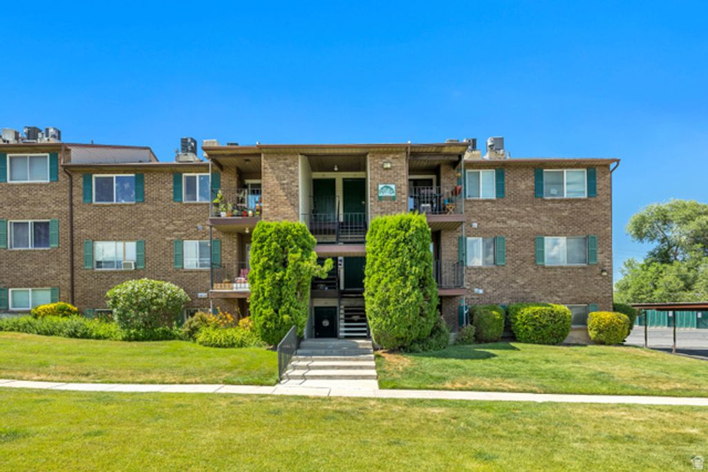 4116 S OAK MEADOWS DR, Taylorsville, UT 84123 — exterior