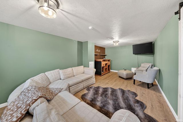 118 S Greenlawn Avenue, South Bend, IN 46617