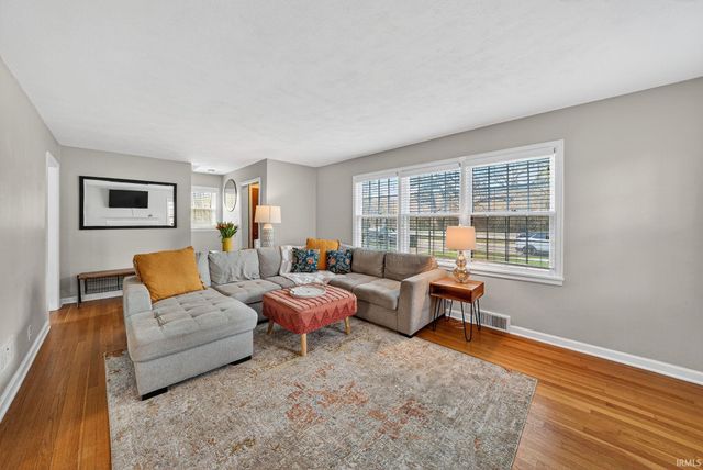 118 S Greenlawn Avenue, South Bend, IN 46617