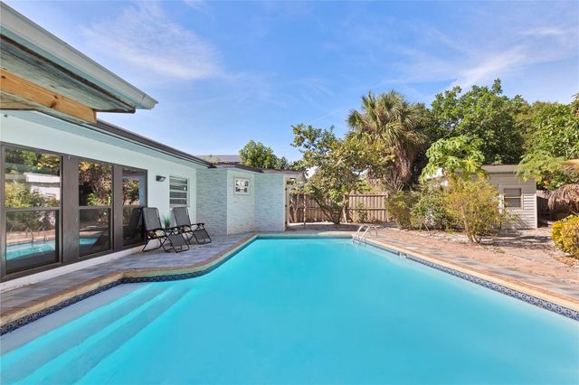 7301 TWELVE OAKS BOULEVARD, Tampa, FL 33634