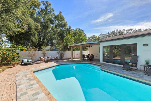 7301 TWELVE OAKS BOULEVARD, Tampa, FL 33634