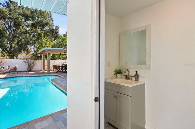 7301 TWELVE OAKS BOULEVARD, Tampa, FL 33634