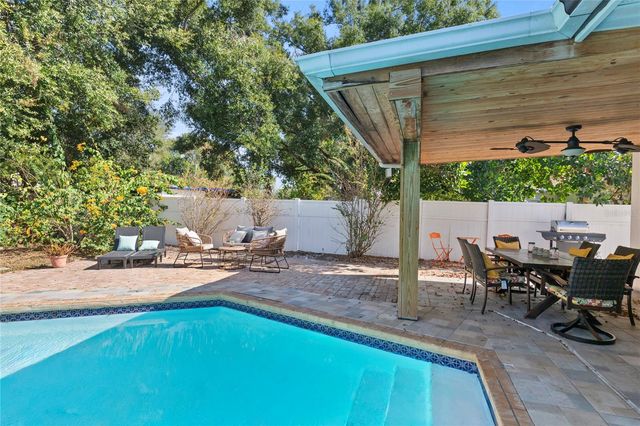 7301 TWELVE OAKS BOULEVARD, Tampa, FL 33634