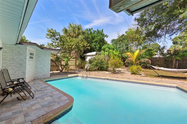 7301 TWELVE OAKS BOULEVARD, Tampa, FL 33634