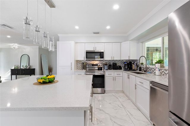 7301 TWELVE OAKS BOULEVARD, Tampa, FL 33634