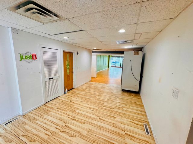 878 Sumner Ave, Springfield, MA 01108